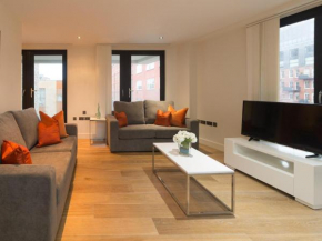 Central Tower Bridge Apartment
